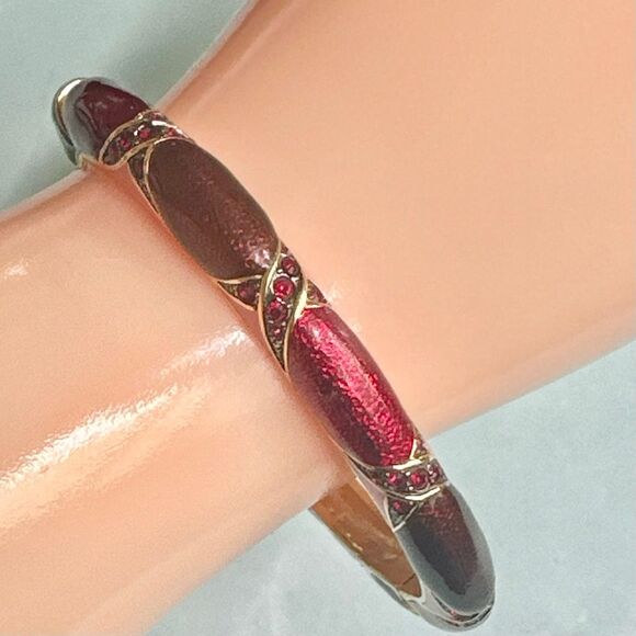 Joan Rivers Red Enamel Gold Tone Hinged Bangle Bracelet - Picture 1 of 13